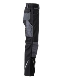 Schwarze Arbeitshose für Damen und Herren mit verstärkten Knien, vielen Taschen und reflektierenden Elementen – erhältlich in Lang- und Kurzgrößen